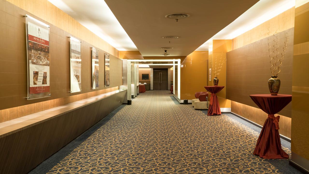 The Klagan Regency 1Borneo Hotel Kota Kinabalu Exterior photo